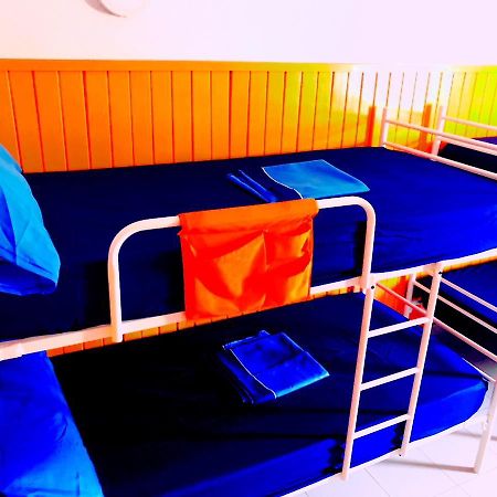 Larios Cool Hostel Málaga Esterno foto