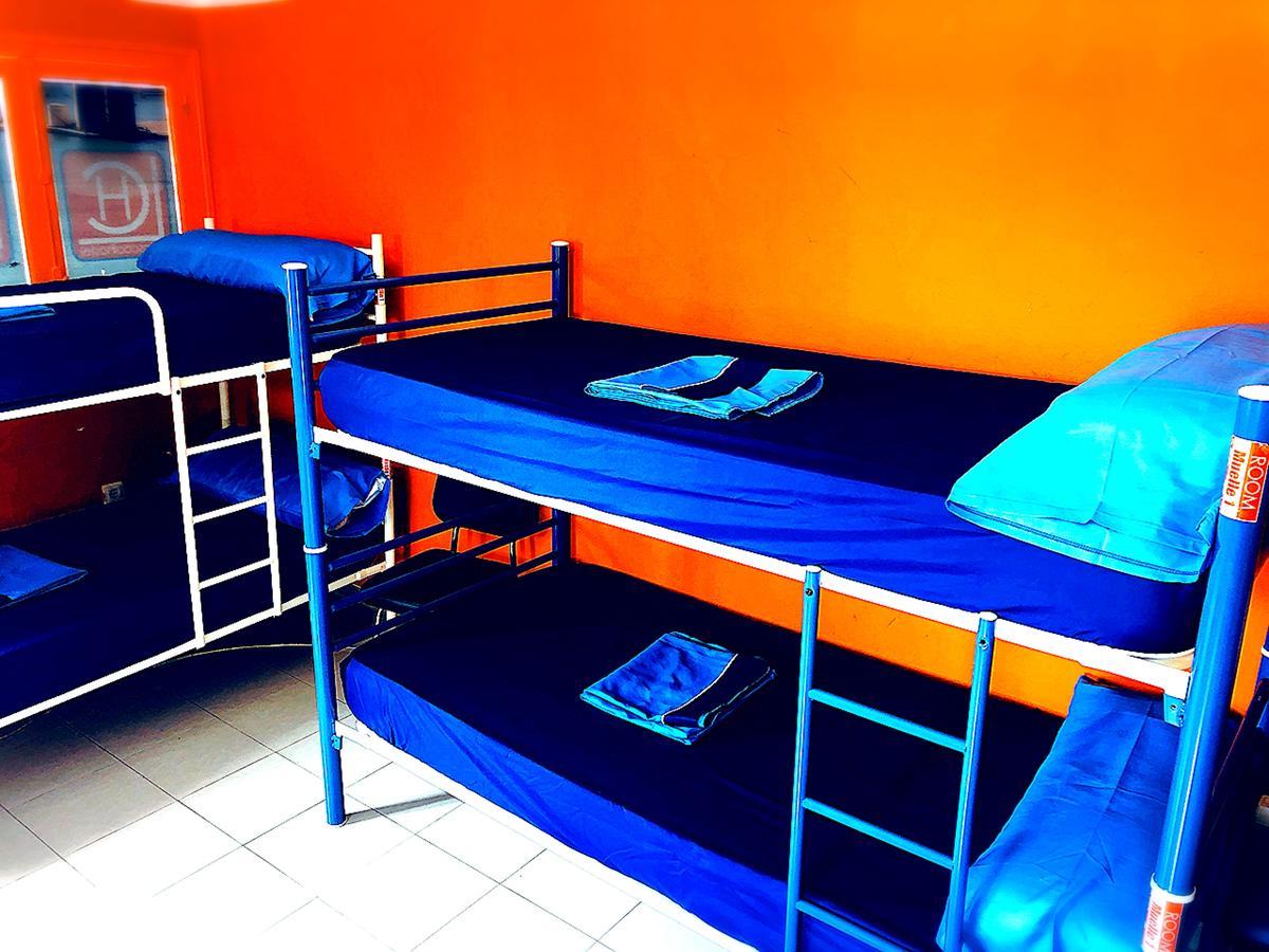 Larios Cool Hostel Málaga Esterno foto